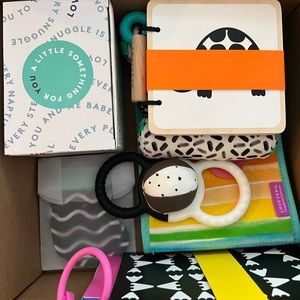 Lovevery “The Looker” Playkit, 0-3 months NIB